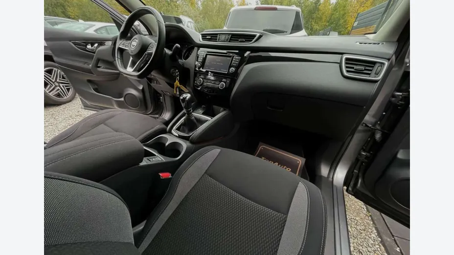 NISSAN Qashqai -