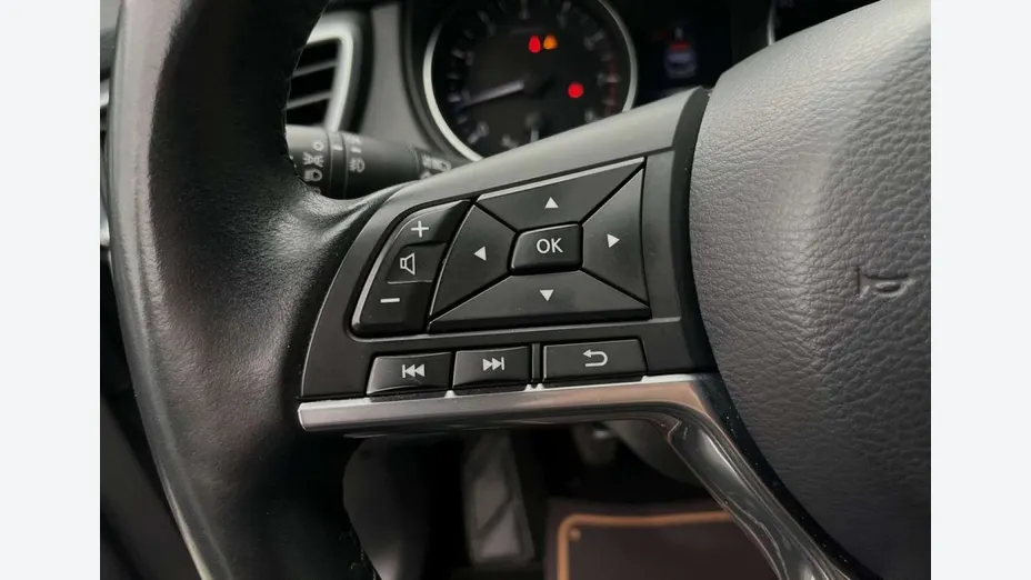 NISSAN Qashqai -