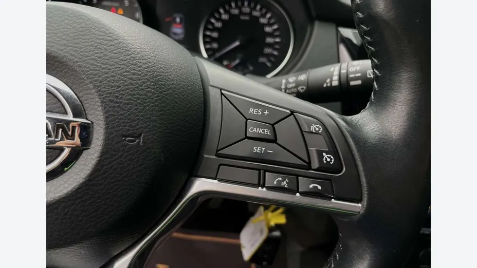 NISSAN Qashqai -