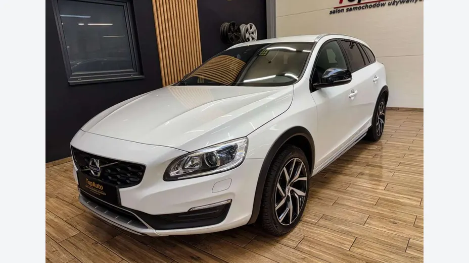 VOLVO V60 -