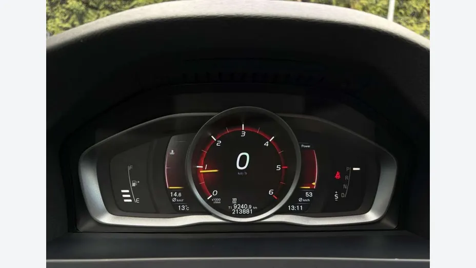 VOLVO V60 -