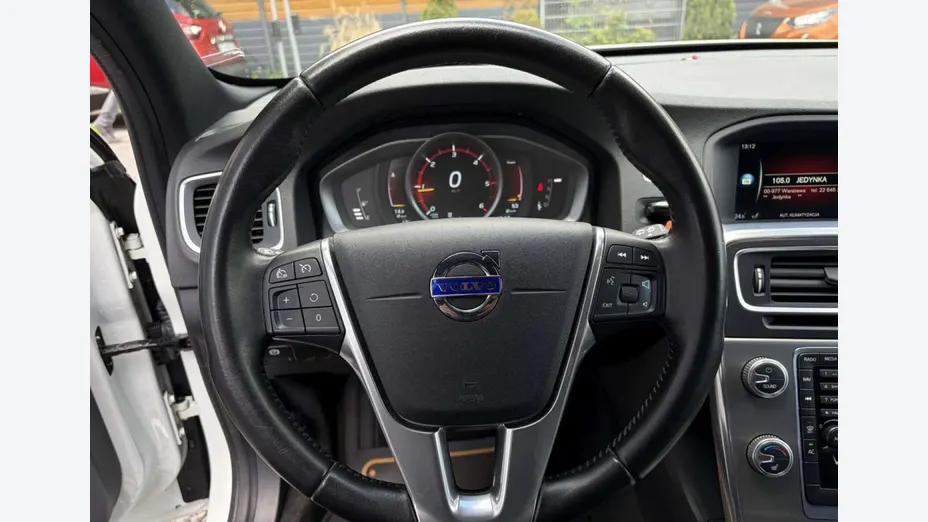 VOLVO V60 -