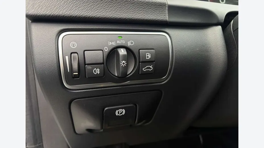 VOLVO V60 -