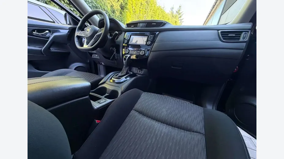 NISSAN X-Trail -