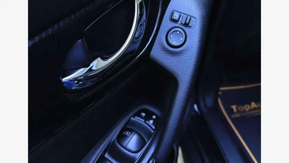 NISSAN X-Trail -