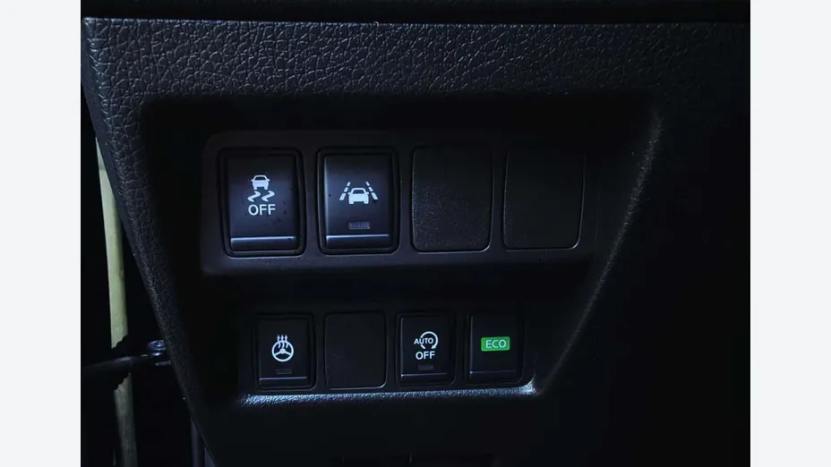 NISSAN X-Trail -
