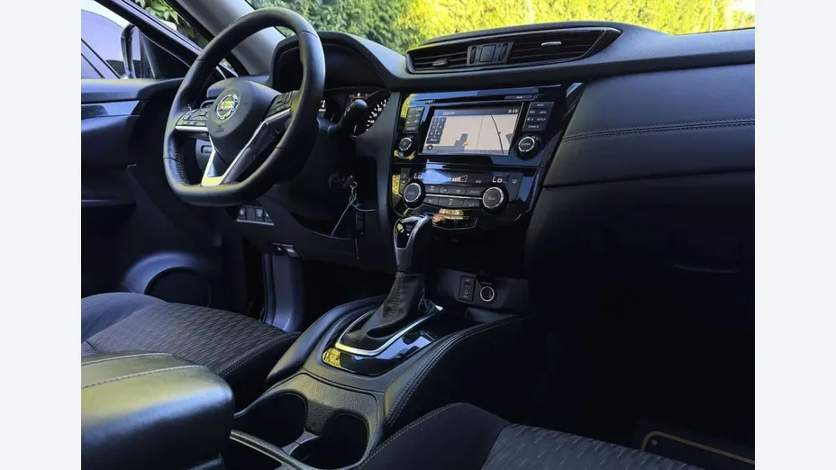NISSAN X-Trail -