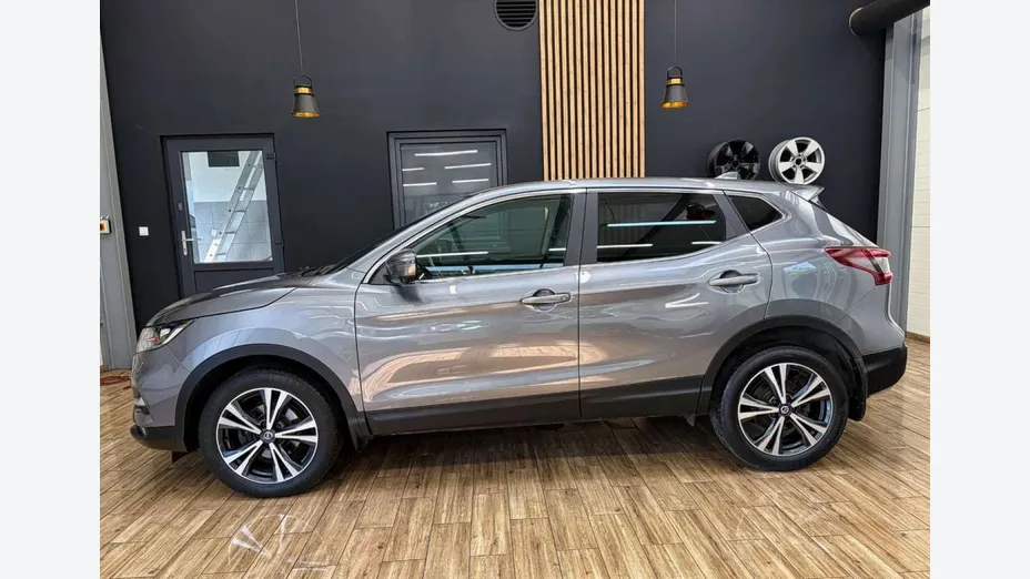 NISSAN Qashqai -