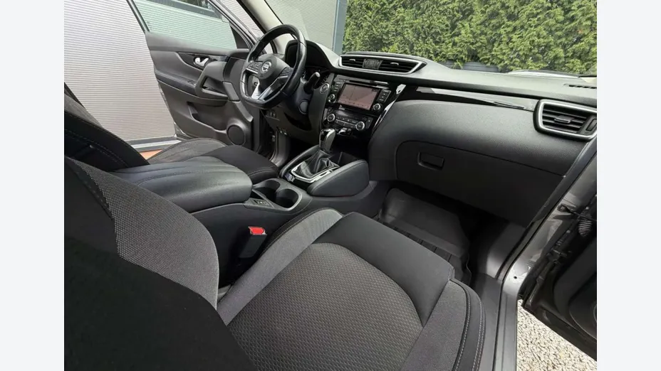 NISSAN Qashqai -