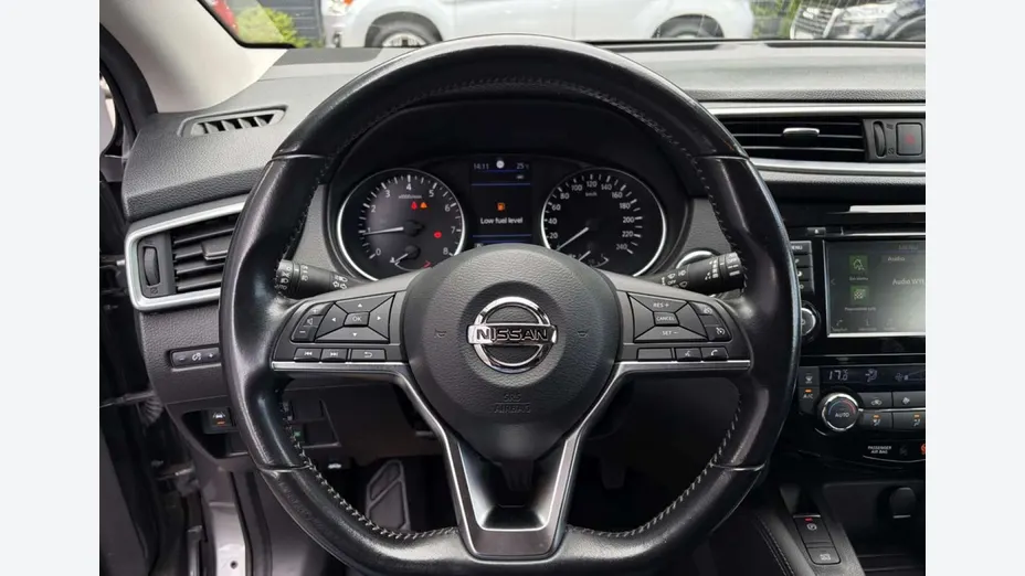 NISSAN Qashqai -