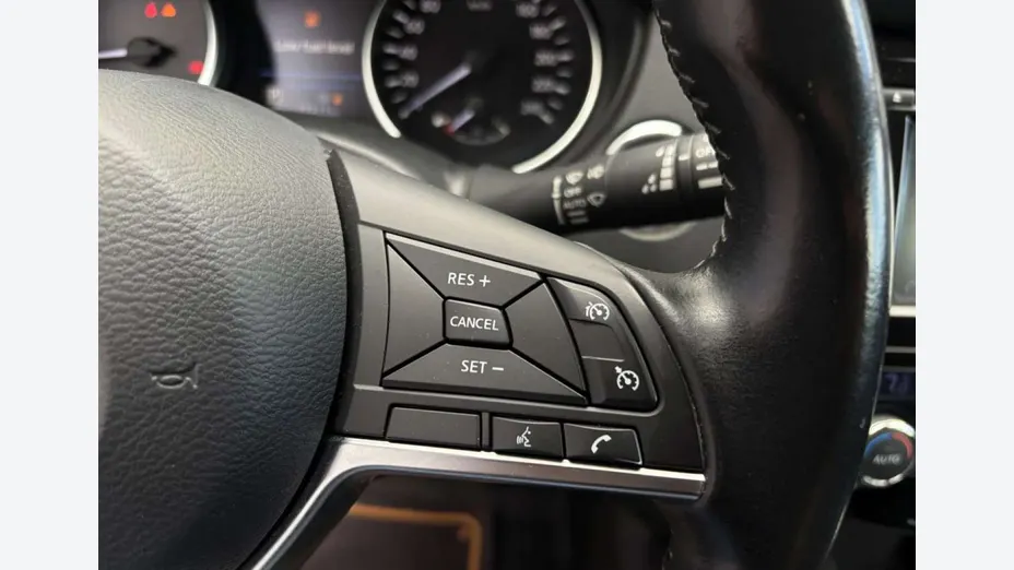 NISSAN Qashqai -