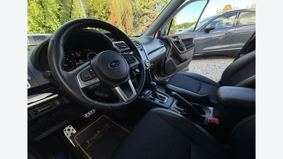 SUBARU Forester -