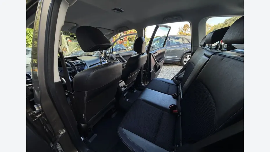 SUBARU Forester -