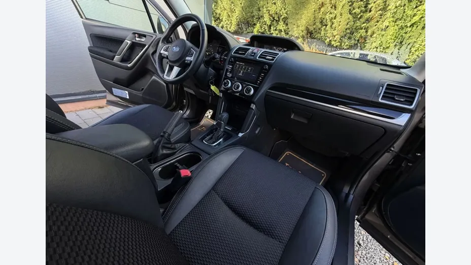 SUBARU Forester -