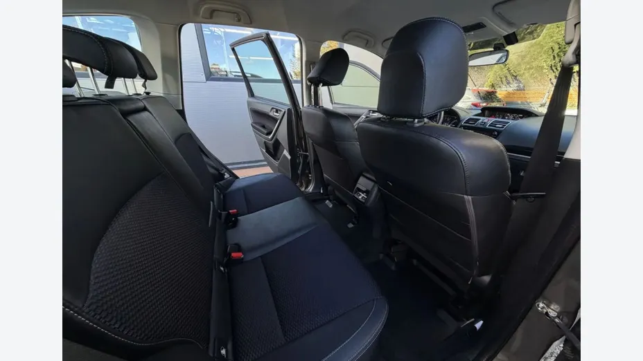 SUBARU Forester -