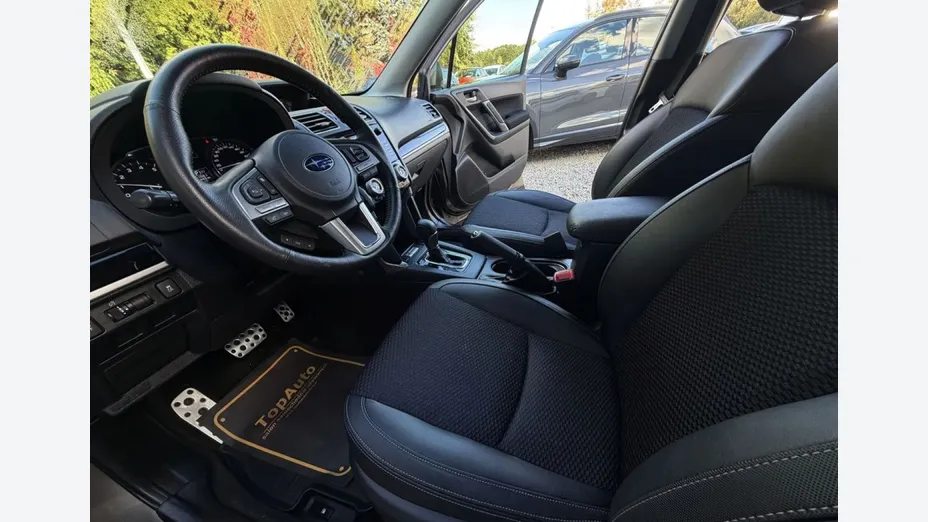 SUBARU Forester -