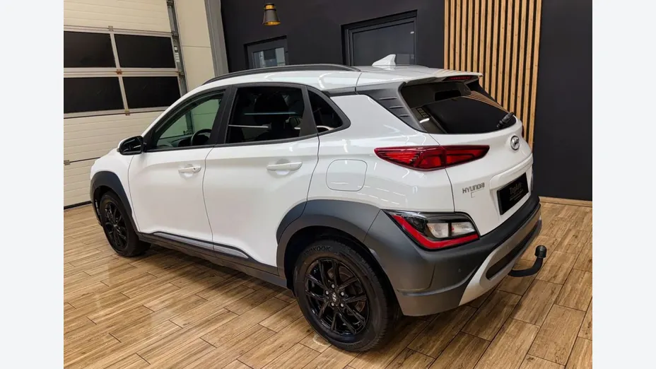 HYUNDAI Kona -