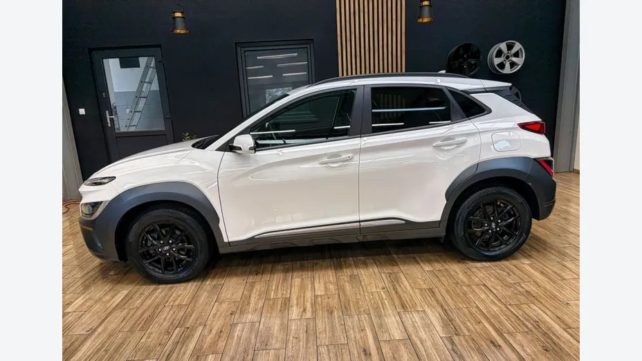 HYUNDAI Kona -