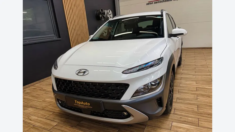HYUNDAI Kona -