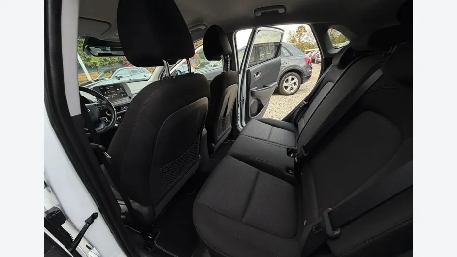 HYUNDAI Kona -