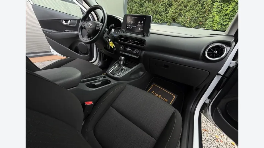 HYUNDAI Kona -