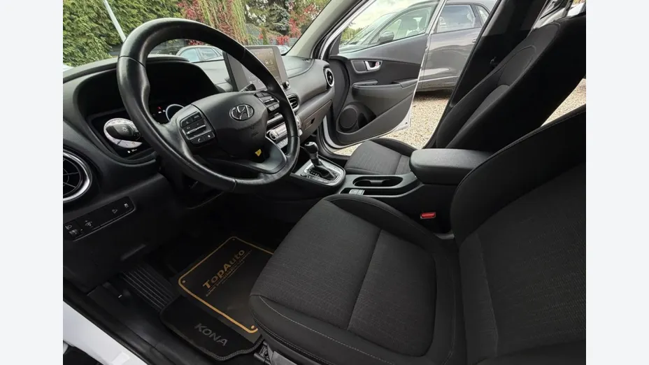 HYUNDAI Kona -