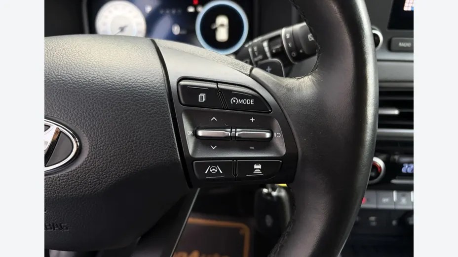 HYUNDAI Kona -