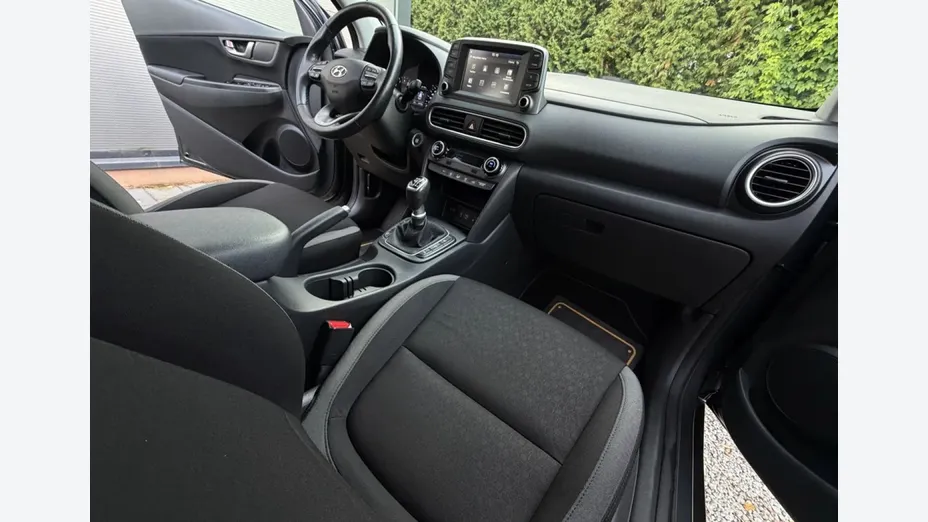 HYUNDAI Kona -