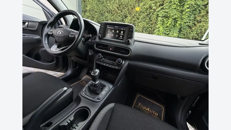 HYUNDAI Kona -