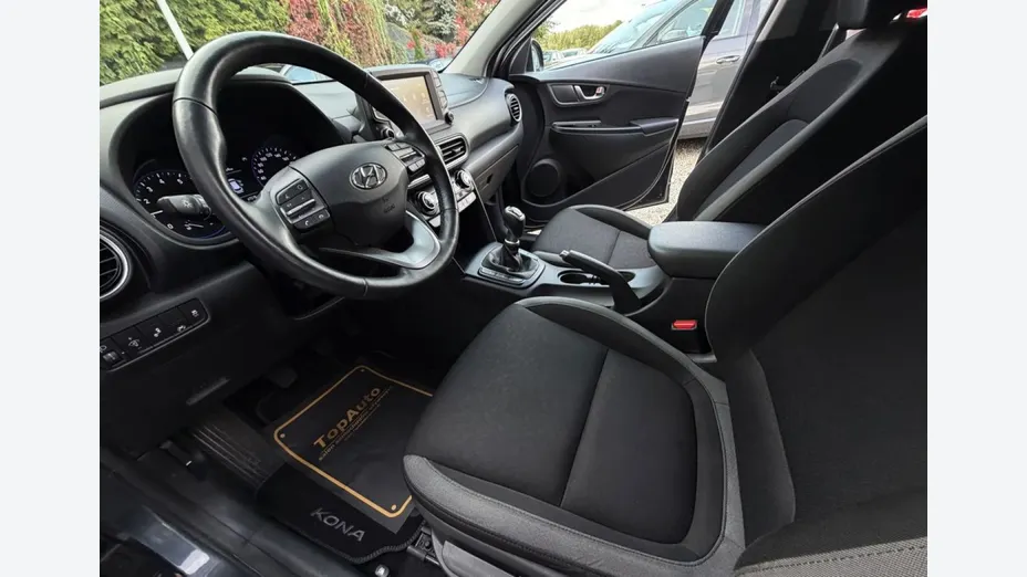 HYUNDAI Kona -