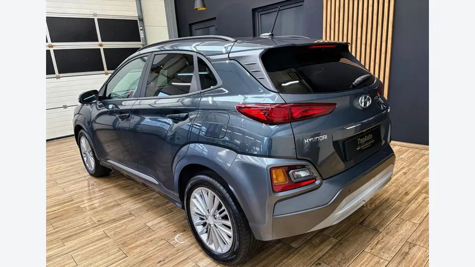 HYUNDAI Kona -