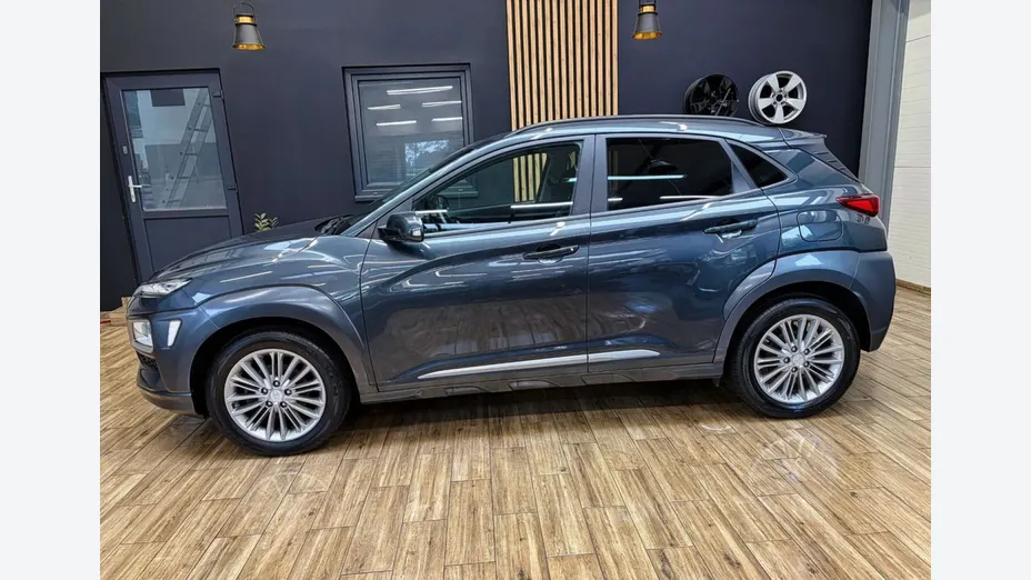 HYUNDAI Kona -