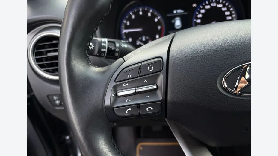 HYUNDAI Kona -