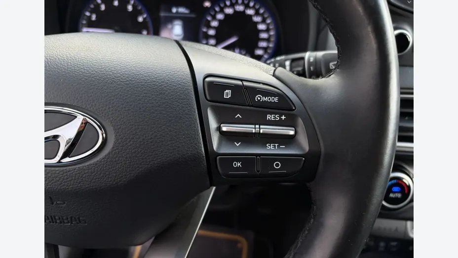 HYUNDAI Kona -