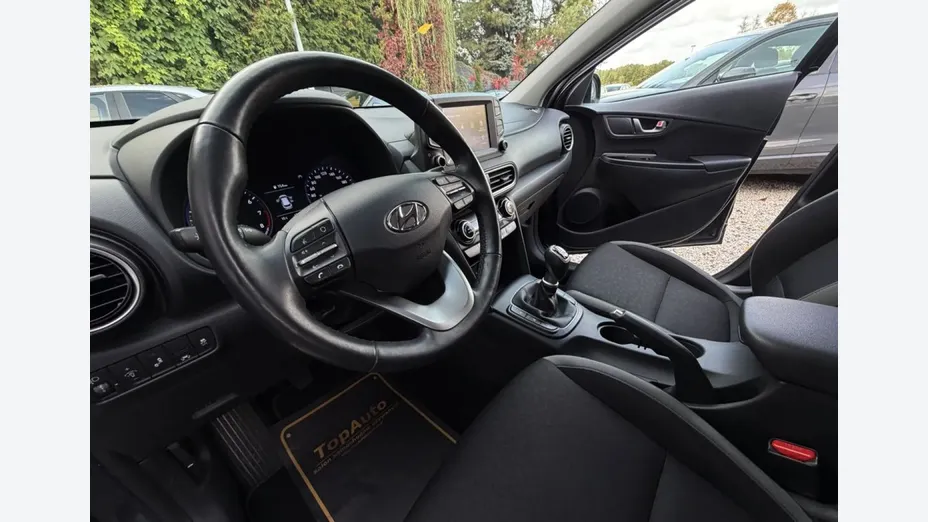 HYUNDAI Kona -