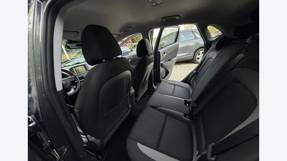 HYUNDAI Kona -