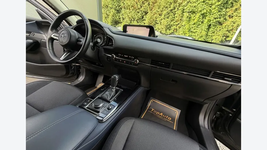 MAZDA CX-30 -