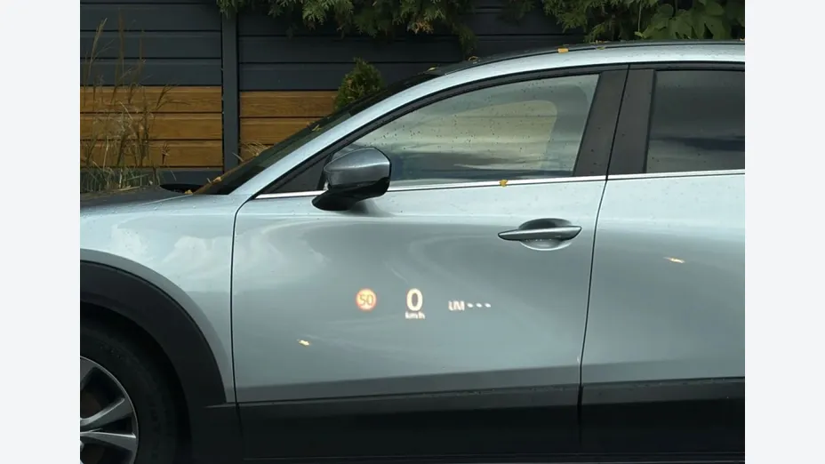 MAZDA CX-30 -
