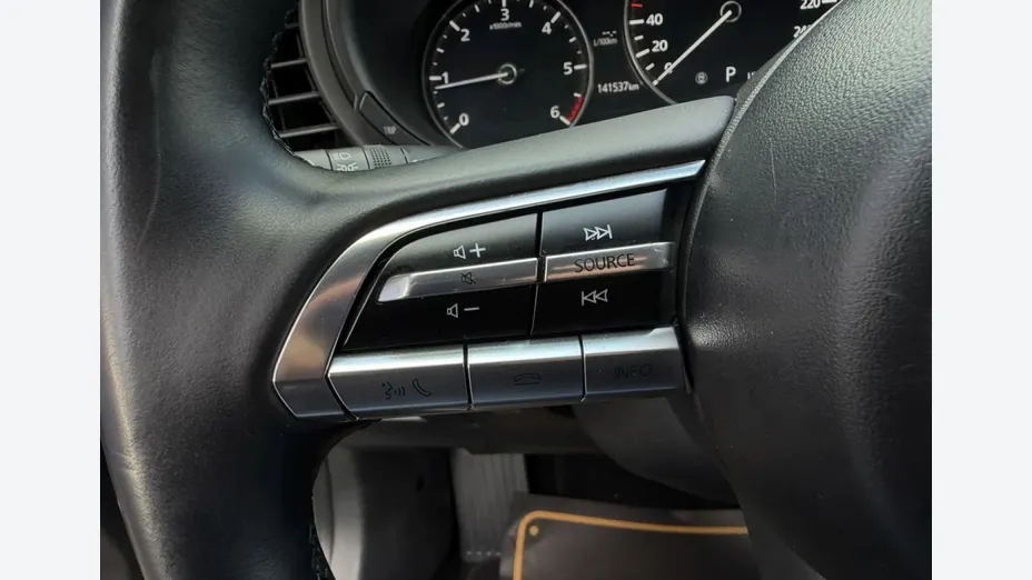 MAZDA CX-30 -