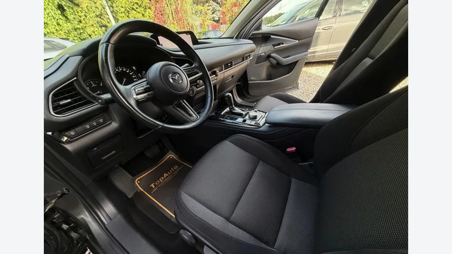 MAZDA CX-30 -