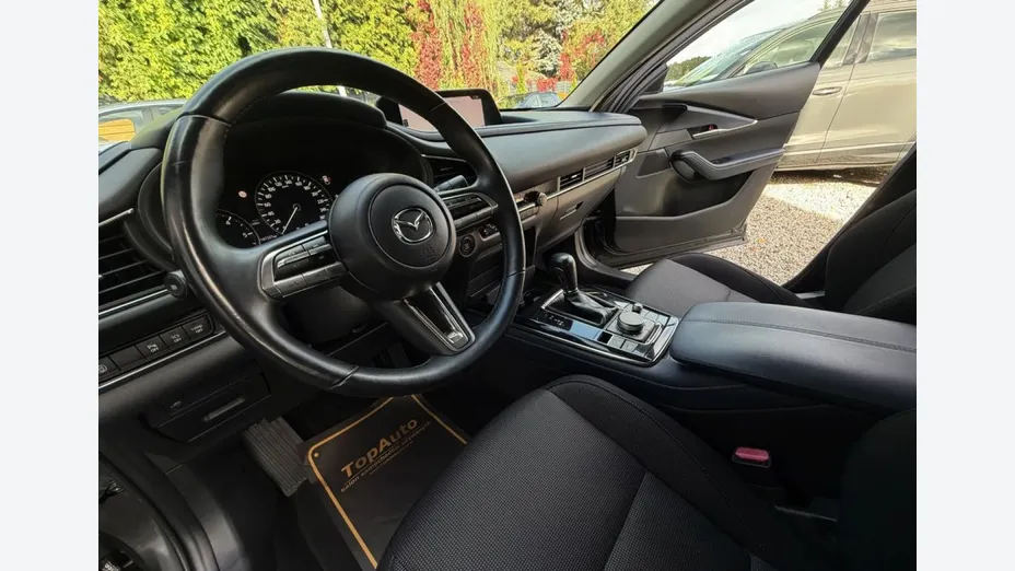 MAZDA CX-30 -