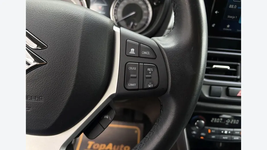 SUZUKI SX4 -