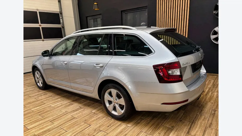 SKODA Octavia -