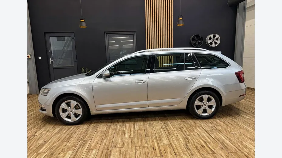 SKODA Octavia -