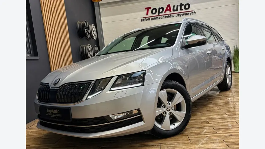 SKODA Octavia -