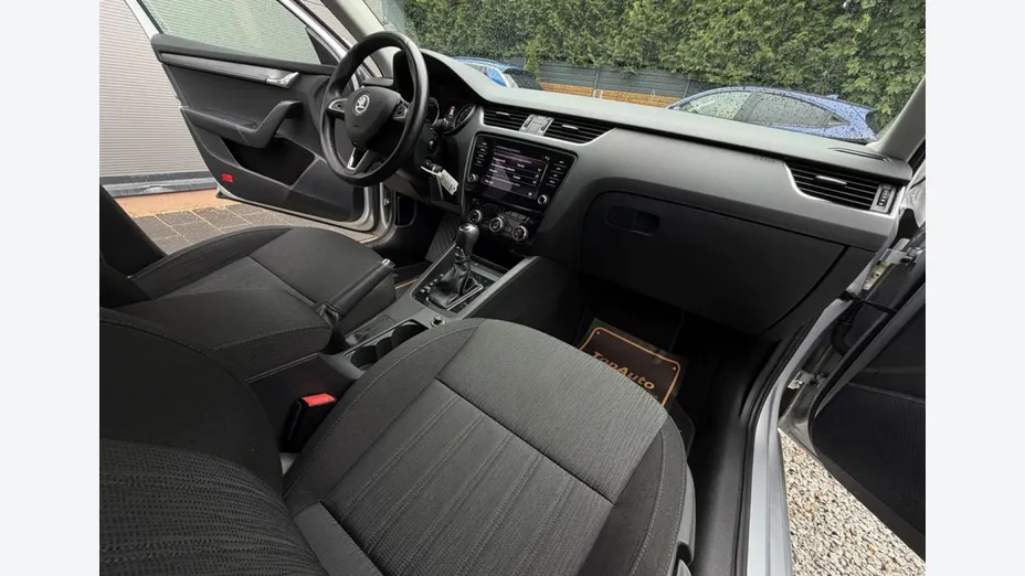 SKODA Octavia -