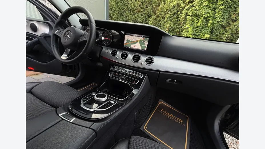 MERCEDES-BENZ E Klasa -