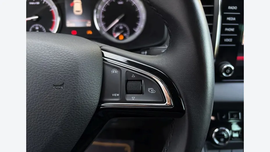 SKODA Karoq -