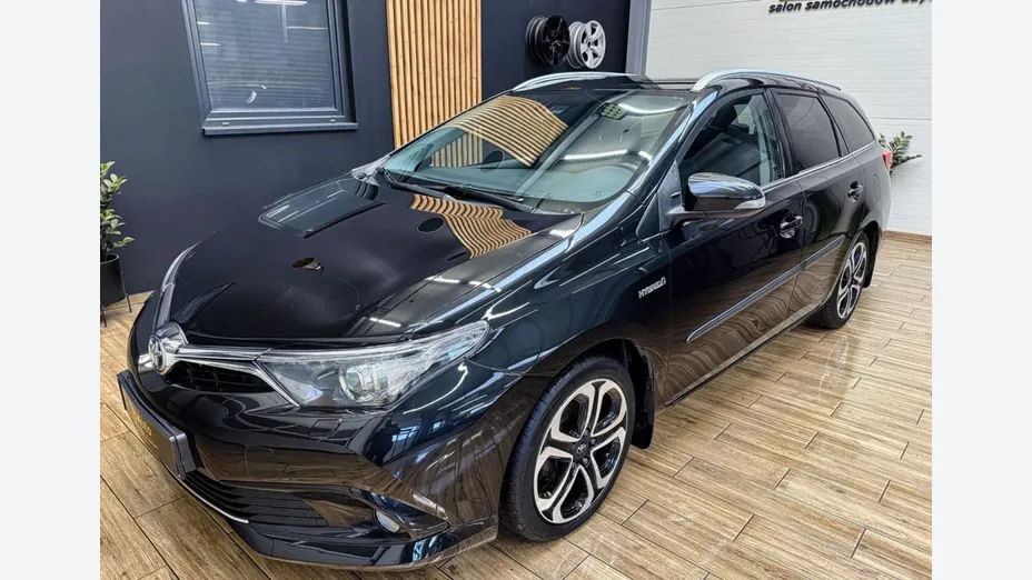 TOYOTA Auris -