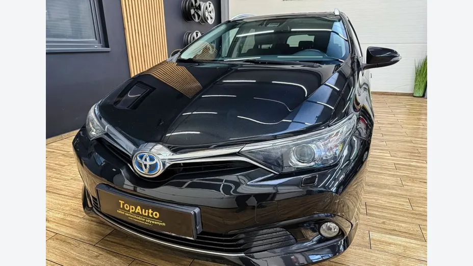 TOYOTA Auris -